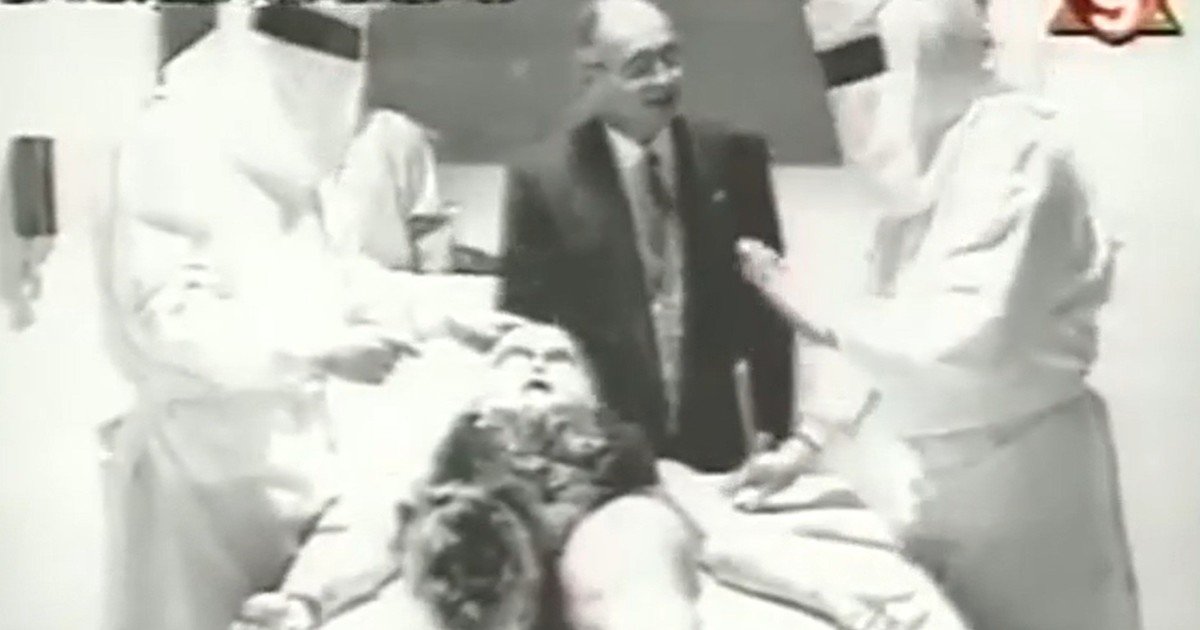 El día que Chiche Gelblung recreó en TV la autopsia al extraterrestre de Roswell que era una fake news