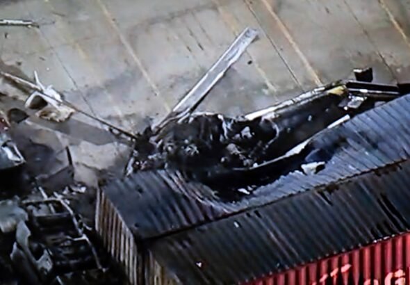 Un helicóptero de un canal de noticias se estrelló mientras cubría un choque y hay al menos tres muertos