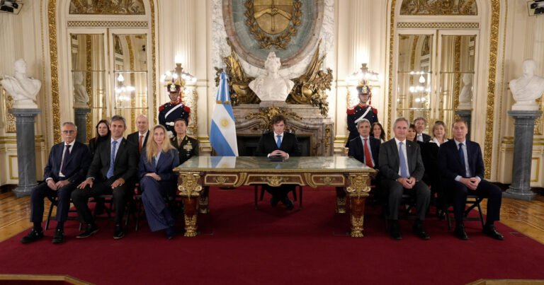 Malvinas: el Gobierno sancionó a 15 ejecutivos de empresas a los que acusa de ataque a la soberanía