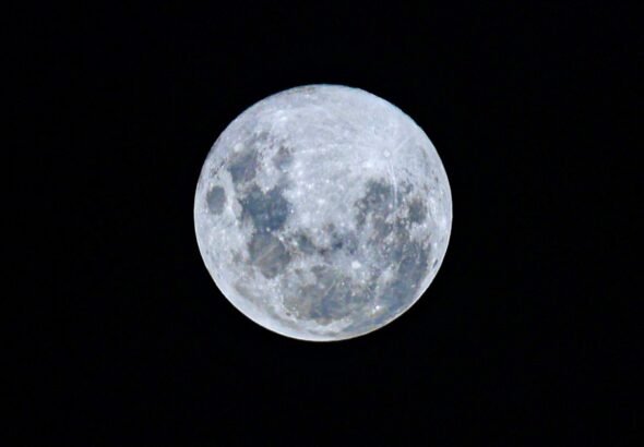Luna llena en Aries 2026: qué ciclo se cierra y cuáles son los signos que más sentirán su impacto