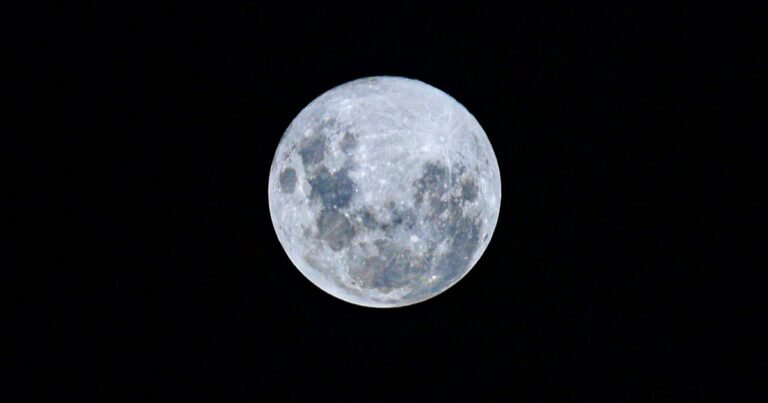Luna llena en Aries 2026: qué ciclo se cierra y cuáles son los signos que más sentirán su impacto