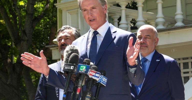 Oficial y confirmado por Newsom | California aprueba la ley SB795 para vender un tipo de gasolina más barata en todos los surtidores
