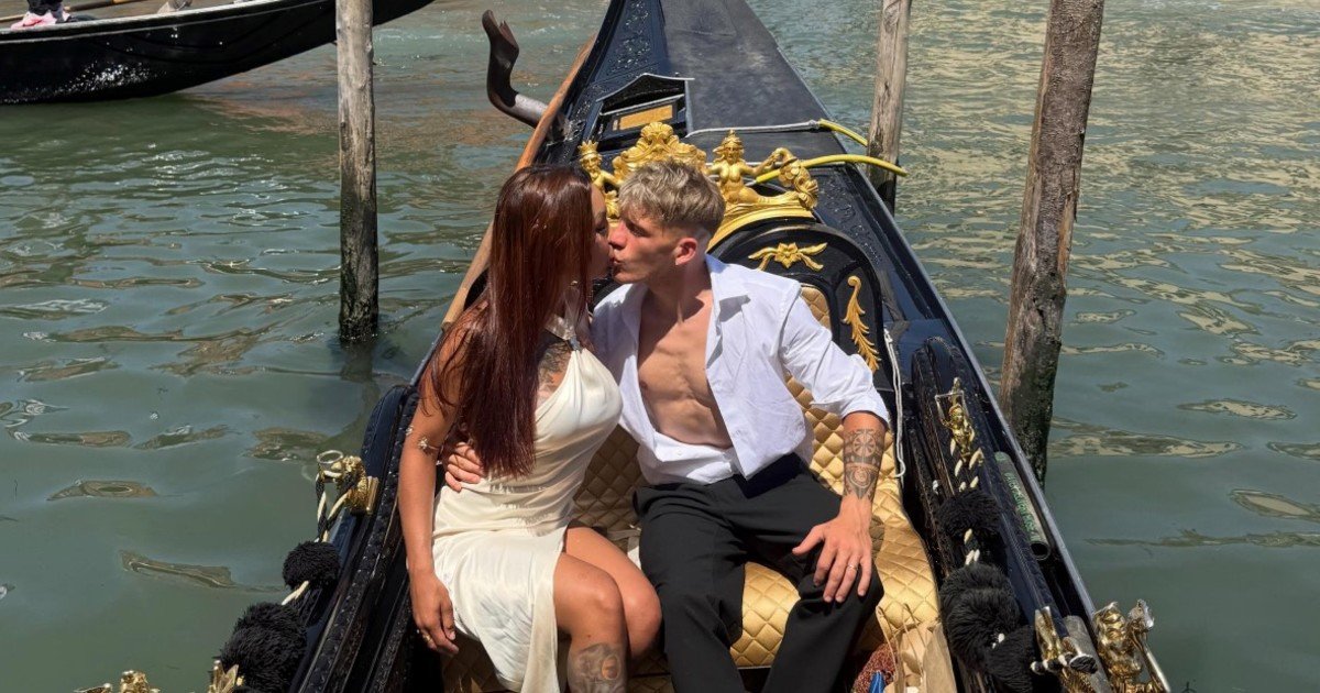 Una pareja de recién casados muere tras ser embestida por un taxi acuático en Venecia y la familia de la novia plantea otra inquietante versión del accidente: "Los hechos no cuadran"