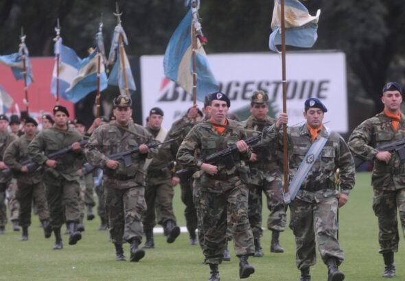 Polémica en el Ejército: denuncian descuentos compulsivos a soldados por $ 1.000 millones para financiar revistas que no se distribuyen
