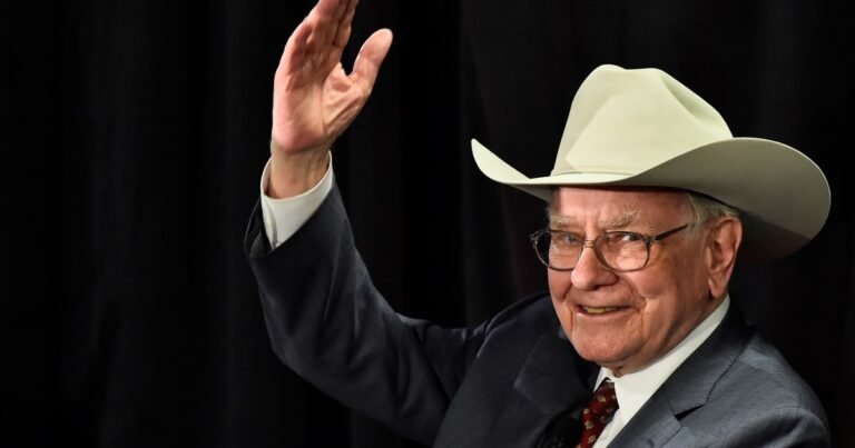 El arquitecto del capital moderno: Warren Buffett deja su cargo como presidente de Berkshire Hathaway después de 50 años