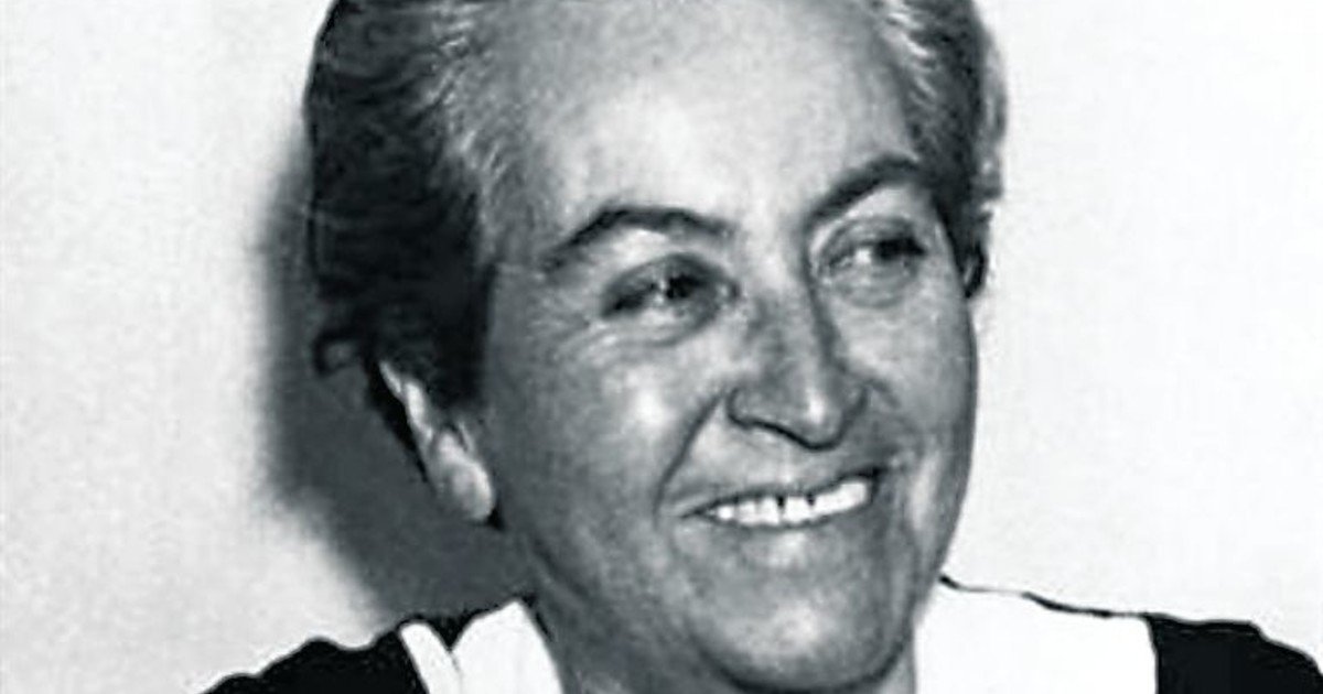 Gabriela Mistral, escritora chilena: "Estamos enfermos de muchos errores y de otras tantas culpas, pero nuestro peor delito se llama abandono de la infancia"