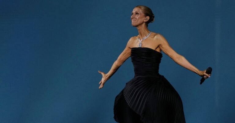 Céline Dion reapareció en París: lágrimas de alegría y un contundente mensaje sobre su salud