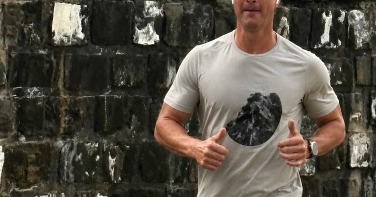 Javier Arambarri, triatleta de 50 años y padre de siete hijos, sobre la importancia de dar ejemplo: "No quiero que mis siete hijos me escuchen hablar de constancia; quiero que me vean siendo constante"