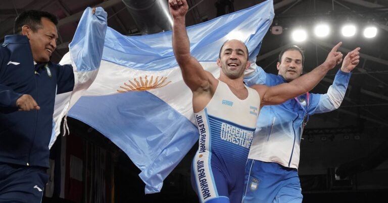 De olímpico con Armenia al oro para Argentina en los Suramericanos: la leyenda de la lucha que a los 40 años se enamoró "del tango, el bife y el vino"