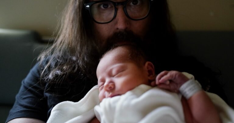 "Hemos creado un ser humano": nació el primer nieto de John Lennon
