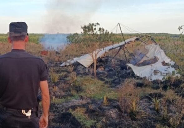 Volaba por primera vez en un ala delta motorizada y murió tras chocar con unos cables