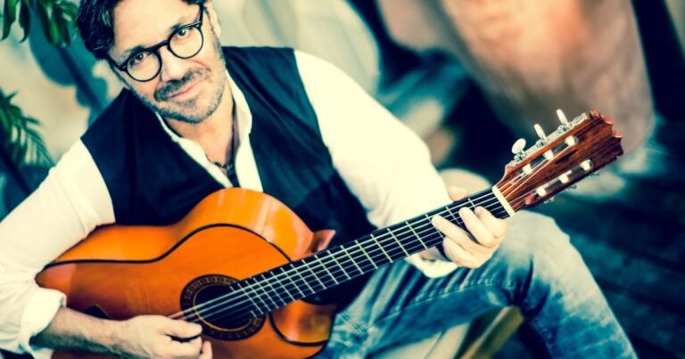 Al Di Meola, el virtuoso guitarrista que se quedó con las ganas de tocar con Piazzolla y piensa que Dino Saluzzi es el mejor bandoneonista del mundo