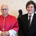 "Desde nuestro país nos unimos en oración por su salud": el mensaje de Milei al papa León XIV por su próxima operación