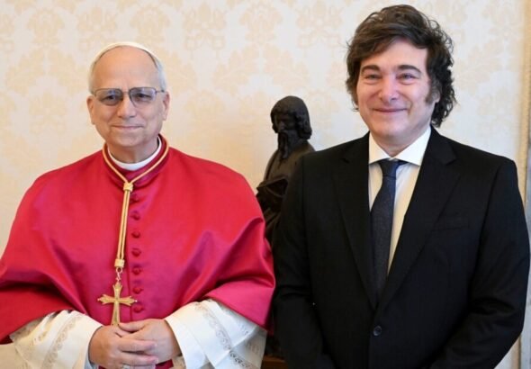 "Desde nuestro país nos unimos en oración por su salud": el mensaje de Milei al papa León XIV por su próxima operación