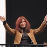 Día de la Lealtad por separado: Kicillof defendió a Cristina Kirchner y La Cámpora llenó San José 1111