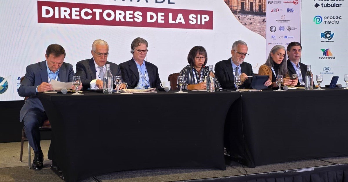 La SIP cuestionó el proyecto de Milei contra la “desinformación” y alertó por sus ataques a periodistas