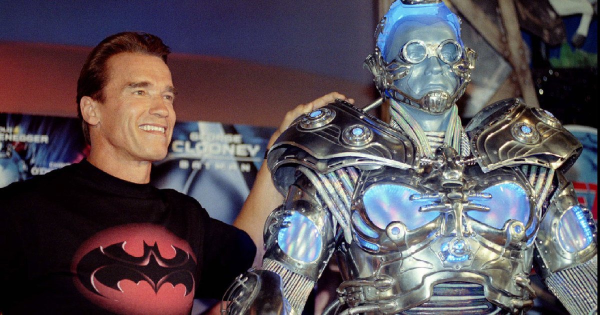 Arnold Schwarzenegger lleva 29 años pagando un dólar a Warner Bros para poder quedarse con el mítico objeto de una de sus películas peor valoradas