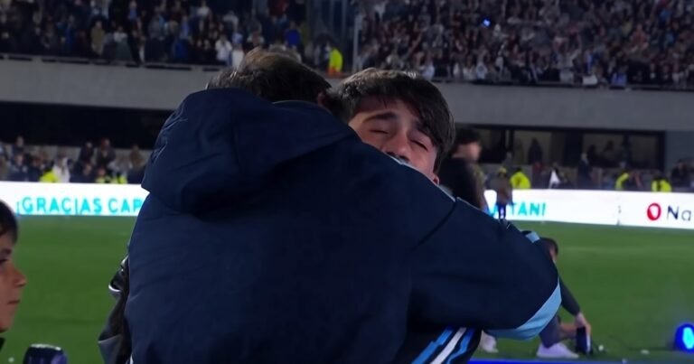 Thiago Messi contagió el llanto por la despedida de papá Lionel: el tierno momento en que se refugió en los brazos del 10