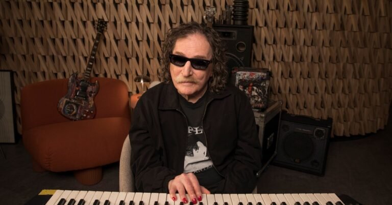 Charly García cumple 75 años y tendrá su documental en Netflix