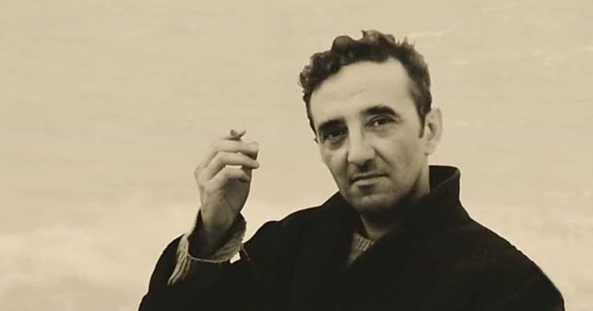Roberto Bolaño, escritor y poeta chileno, sobre un curioso hábito: "Tengo una obsesión: compro libros y ni siquiera los leo"