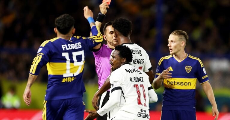La insólita expulsión en Vasco da Gama: Piero Maza sacó dos amarillas en cinco segundos y dejó con uno de más a Boca en la Copa Sudamericana