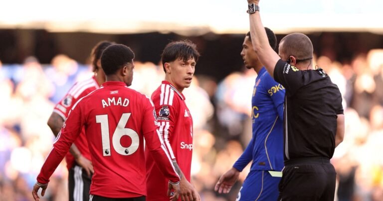 Otro golpe para Lisandro Martínez: fue expulsado ante Chelsea y el Manchester United quedó al borde del descenso