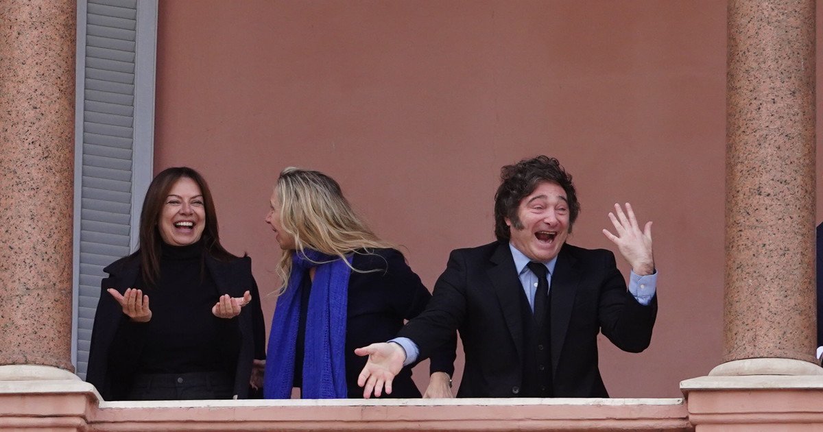 Qué significa "six-seven": el origen del meme viral que hizo Javier Milei en el balcón de Casa Rosada