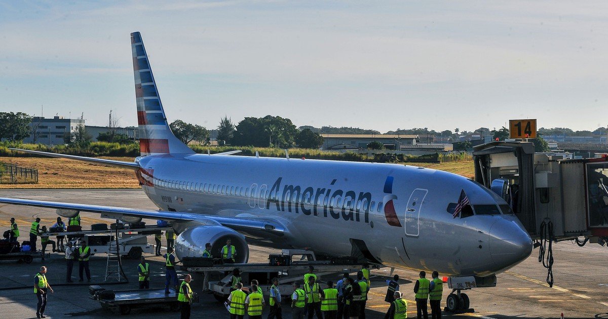 Turismo en caída y falta de combustible: las aerolíneas que operan a Cuba vuelan con tanque lleno de ida y vuelta