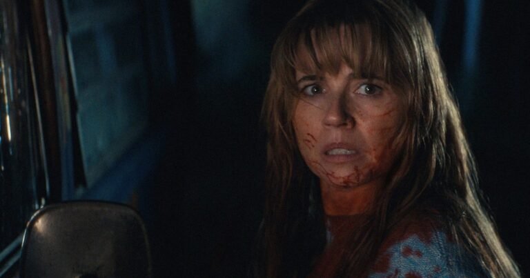 Linda Cardellini y su transformación en la madre psicópata de Martes 13