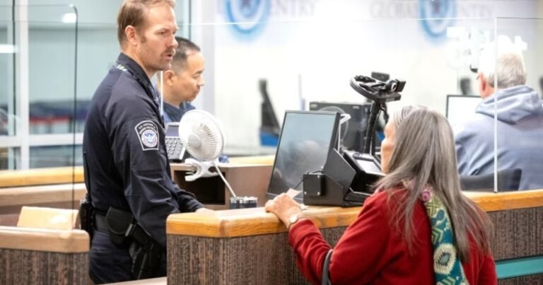Es oficial | CBP alerta sobre error que puede resultar en una multa de 10.000 dólares para quienes llegan a EE.UU. en avión
