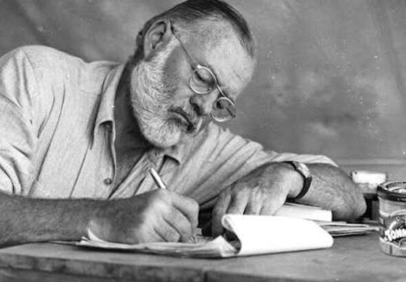 Cita del día del novelista Ernest Hemingway: “Si algo está mal, si puedes arréglalo. Pero entrénate para no preocuparte. Preocuparse nunca arregla nada”