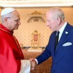El rey Carlos III le envió una carta personal al papa León XIV para desearle una pronta recuperación tras su operación