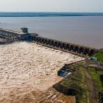 Efectos de El Niño: abrieron las compuertas de Yacyretá y cae el costo de la energía por la mayor cantidad de agua en el Paraná