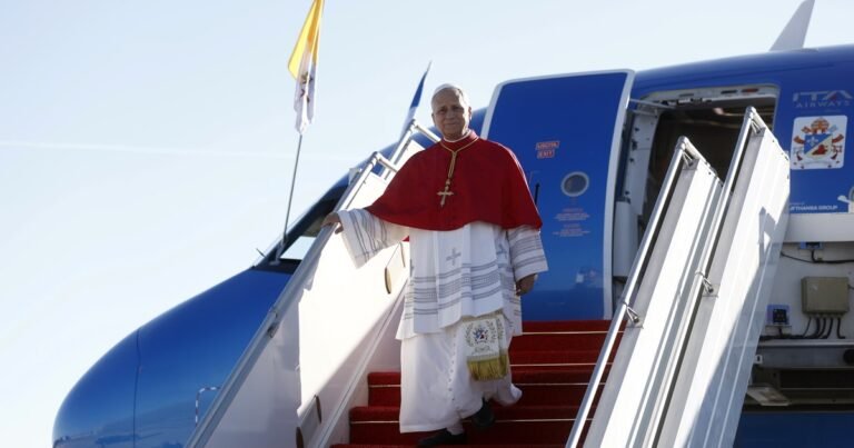 Los riesgos del viaje del papa León XIV: los vuelos, la altitud y la exposición a multitudes