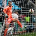 Manuel Neuer se mandó un blooper insólito y el Bayern Munich sufrió el gol más rápido en la historia de la Bundesliga
