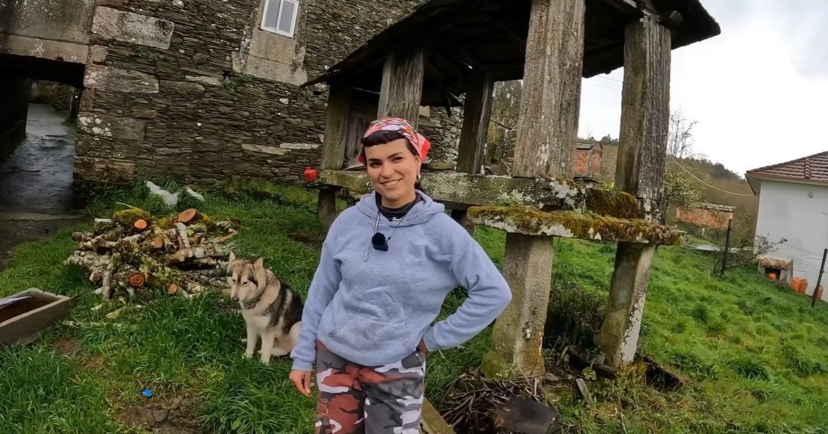 Lucía, 27 años, dejó Madrid para recuperar sola una casa de más de 100 años en un pueblo de 9 habitantes: "Me ha cambiado hasta la cara, me brillan los ojos"