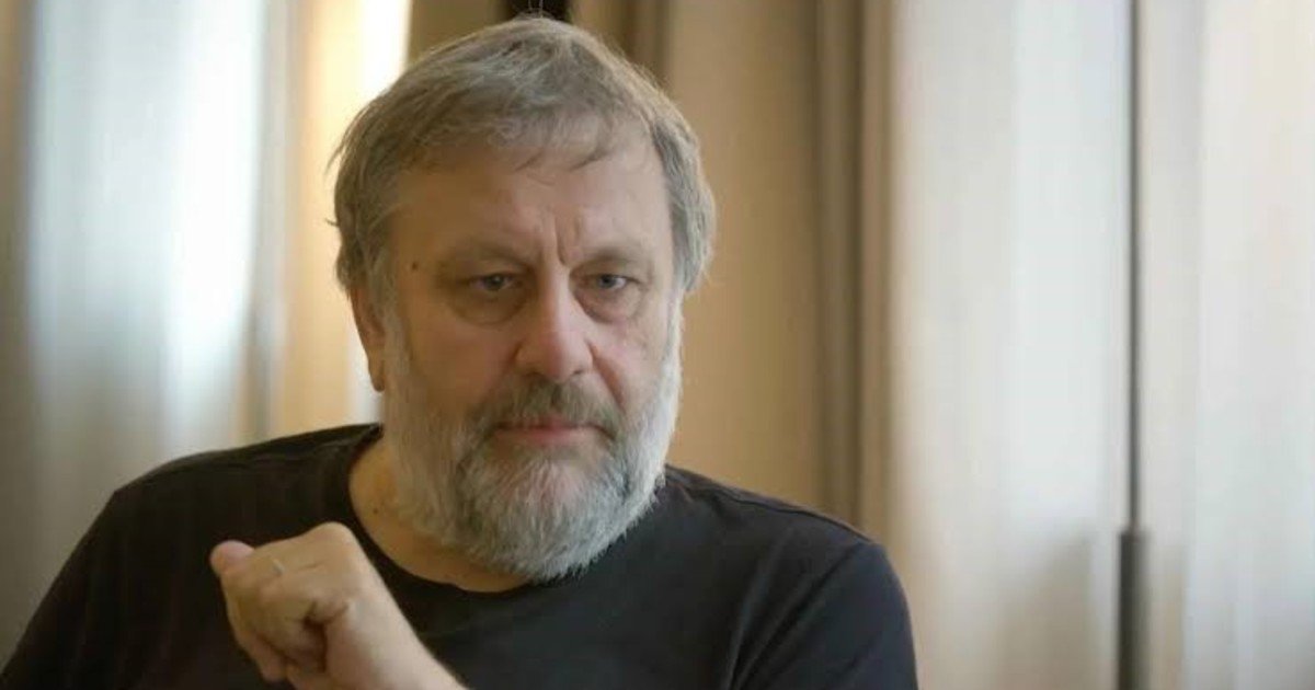 Slavoj Žižek, filósofo y psicoanalista esloveno, sobre las consecuencias de no actuar: "El hecho de no hacer nada no está vacío, tiene un significado: decir sí a las relaciones existentes de dominación"