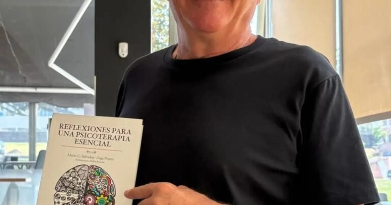 Mario C. Salvador, psicólogo especialista en trauma: “Seguimos arrastrando la idea de que debemos ser independientes y capaces de resolverlo todo solos”