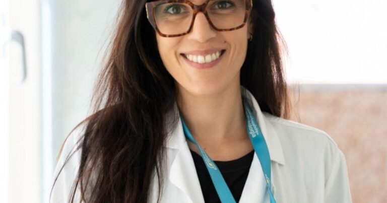 Laura Berbel, reumatóloga: “La masa muscular comienza a perderse a un ritmo del 8% cada diez años a partir de los 40”