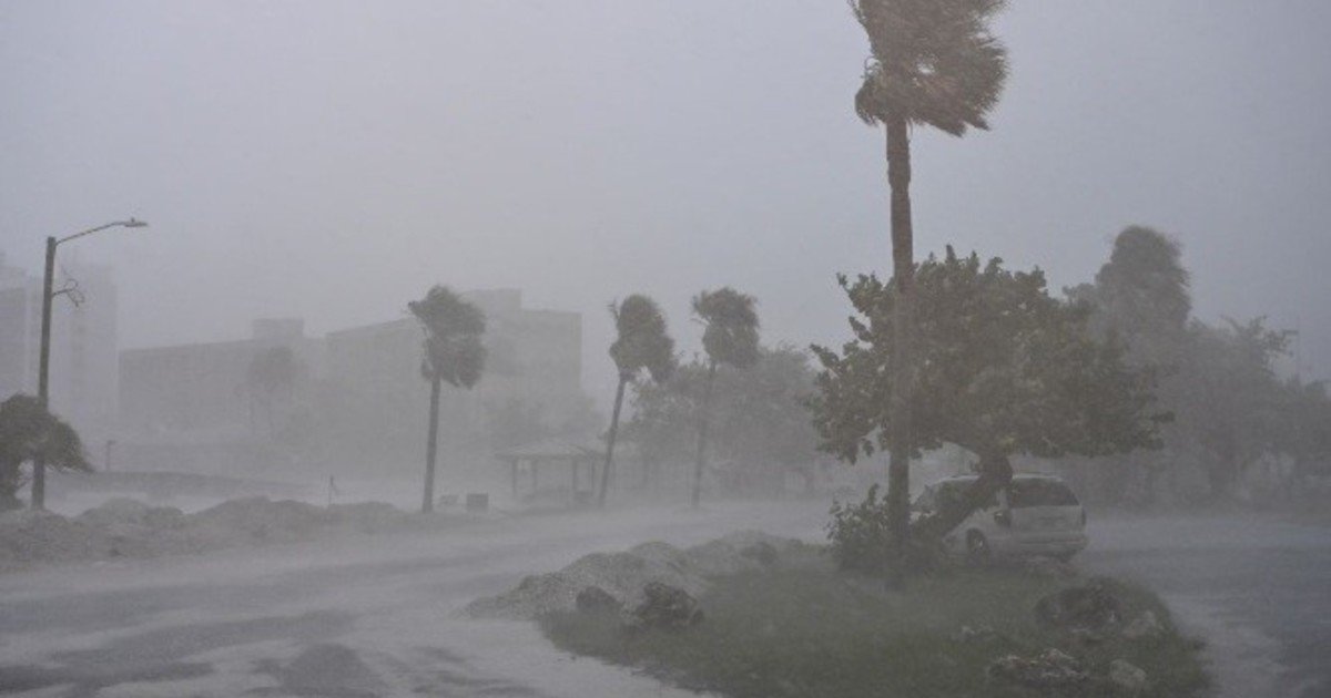 El huracán Isaías toca tierra en la costa de EE.UU., en el Golfo de México: ya golpeó la zona de Fort Walton Beach y Destin, en Florida
