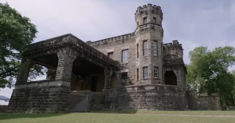 Chip y Joanna Gaines venden su castillo en Waco por 2,7 millones de dólares, que aparece en el programa Fixer Upper