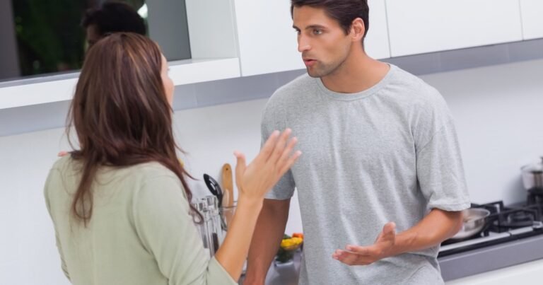 La psicología dice que mirar fijamente a los ojos  durante una charla  incrementa procesos cognitivos y es una señal de confianza, pero también puede incomodar por varias razones
