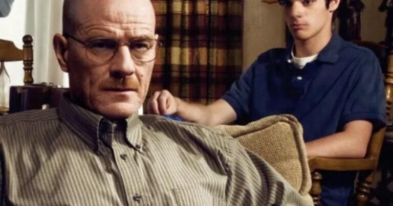 La conmovedora despedida de Bryan Cranston a RJ Mitte, su hijo en 'Breaking Bad', que murió a los 34 años