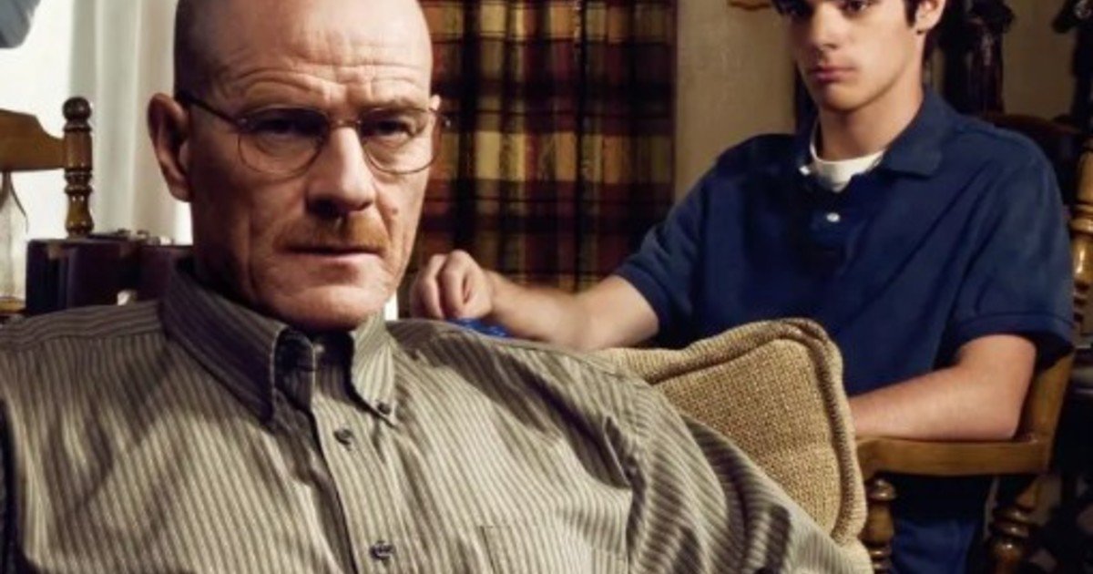 Bryan Cranston le hizo una conmovedora despedida a RJ Mitte, su hijo en "Breaking Bad", que murió a los 34 años, y confirmó que se trató de un suicidio