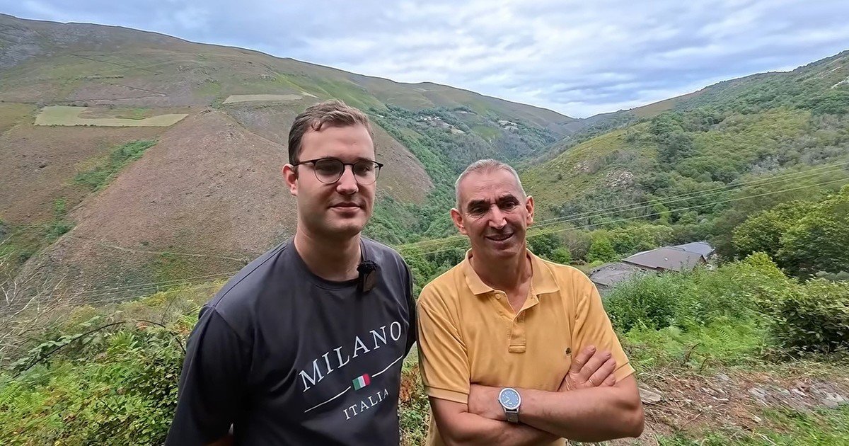 Sus abuelos fueron los últimos habitantes permanentes de un pueblo asturiano: ahora Damián, de 24 años, busca darle una segunda vida