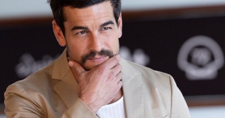 Mario Casas, 40 años, sobre su patrimonio: "Tengo mi casa, otra casa, un terreno comprado... pero en el banco no tengo mucho dinero. [...] Soy un afortunado"