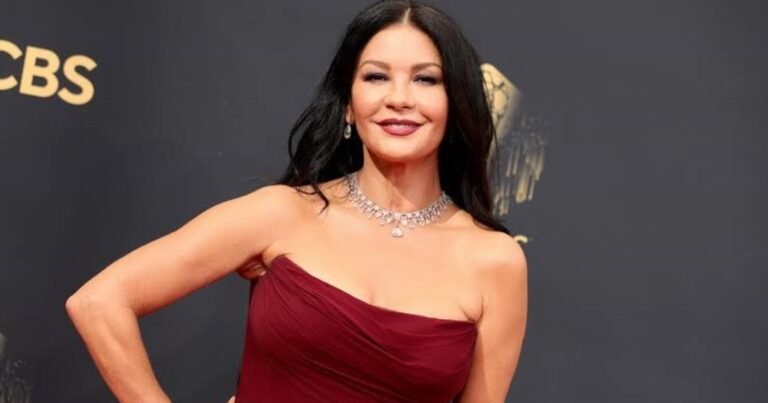 Catherine Zeta-Jones, sobre su primer encuentro con Antonio Banderas en 1998: "Cuando conocí a Antonio, me temblaban las rodillas"