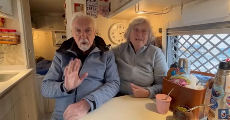 Reina y Paco, 70 y 72 años, llevan 83.000 km recorridos en su motorhome: "No tenemos la vida comprada y el día es hoy"