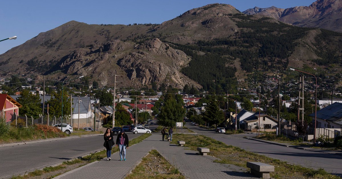 Esquel: detuvieron a un bioquímico por mantener secuestrada a su familia