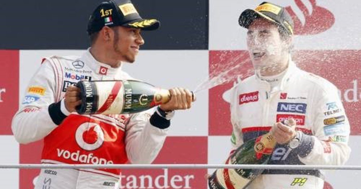 Sergio "Checo" Pérez, piloto de F1, sobre su podio en Monza 2012: "Niki Lauda me entregó el trofeo y se quitó la gorra. Para mí fue un momento muy especial en mi carrera"